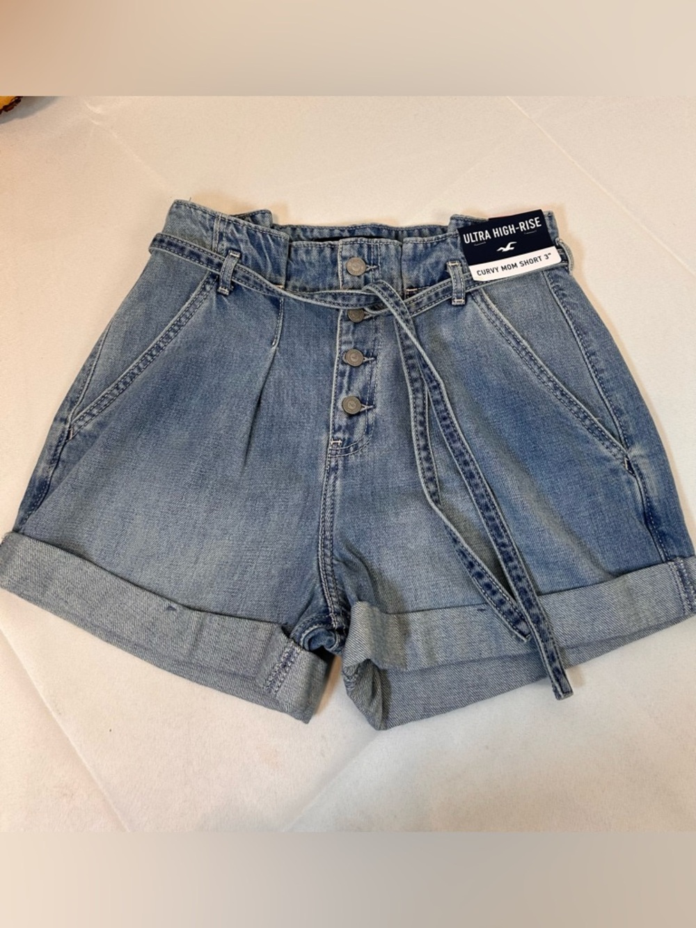 Hollister Ultra High-Rise Curvy Mom Denim Shorts - Light Blue Women’s Size 26